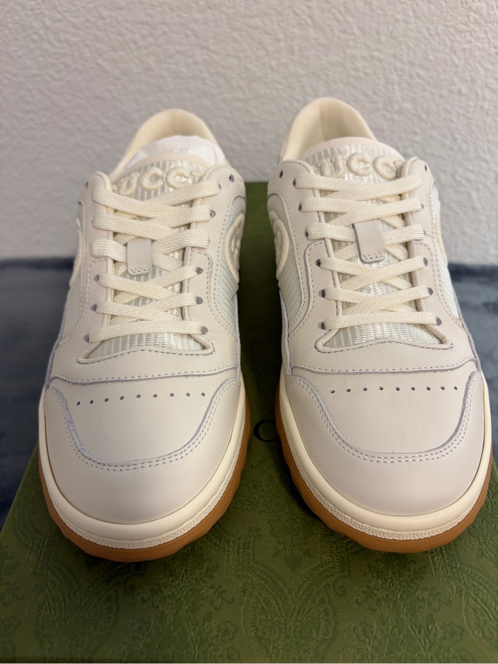 Brand New Women’s Gucci MAC80 Embroidered Sneakers ‘White Gum’ Sz 35 (US 5) - Picture 2 of 9